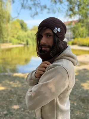 Męska luźna czapka z bawełny logo kolorowe "Brąz"
