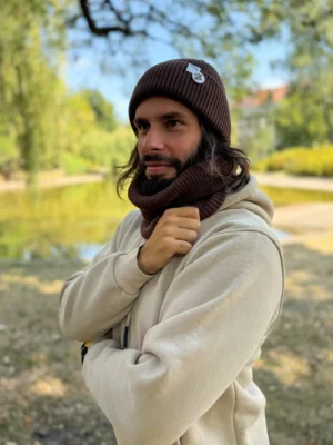 Męska czapka beanie z bawełny logo kolorowe "Brąz"