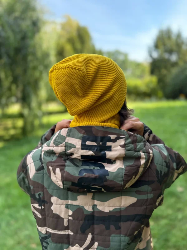 Męska czapka męska slouchy logo kolorowe "Miodowa"