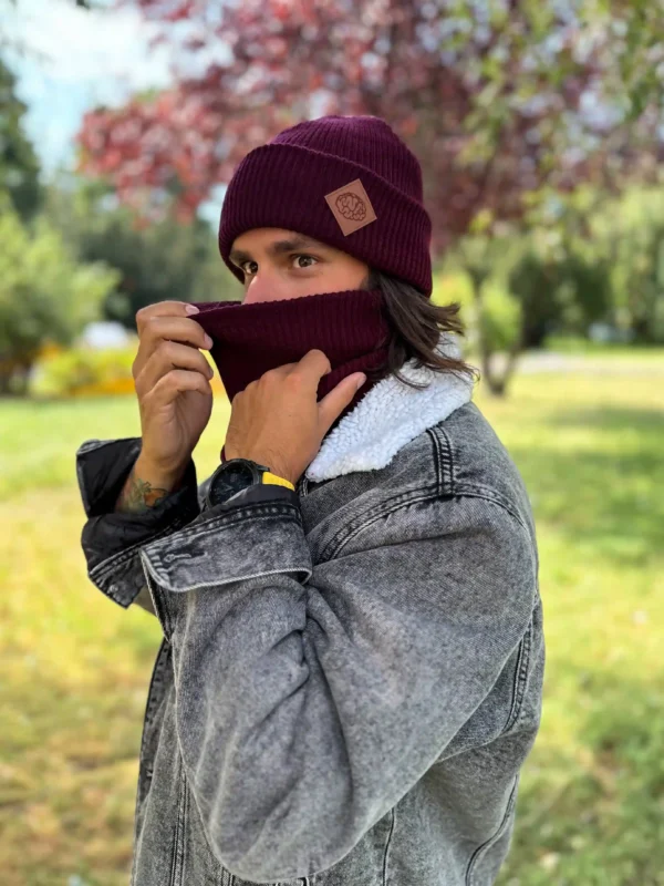 Męska czapka beanie logo ekoskórka "Bordo"