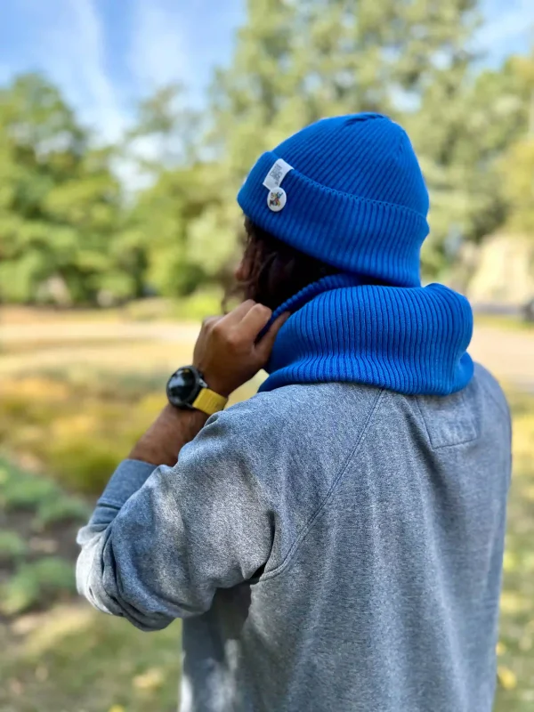 Męska czapka beanie z bawełny logo kolorowe "Niebieski"