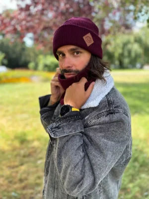 Męska czapka beanie logo ekoskórka "Bordo"