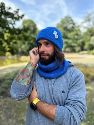Męska czapka beanie z bawełny logo kolorowe "Niebieski"