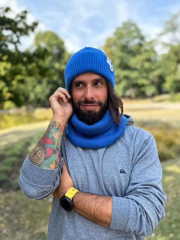 Męska czapka beanie z bawełny logo kolorowe "Niebieski"