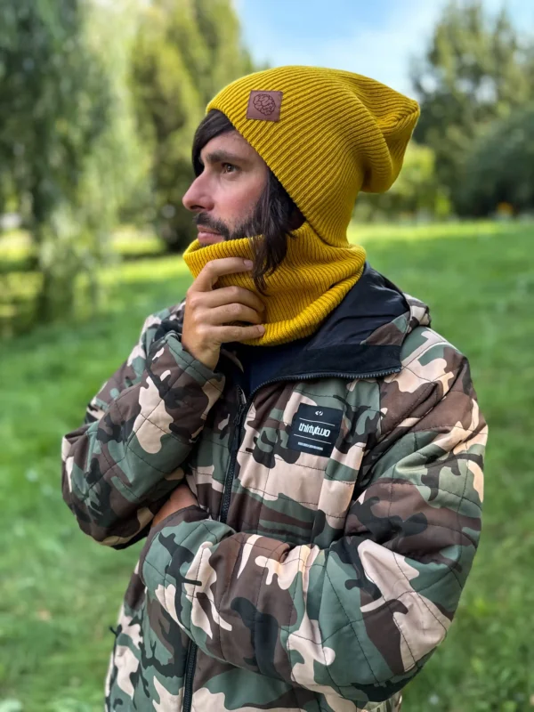 Męska czapka long logo ekoskórka "Miodowa"