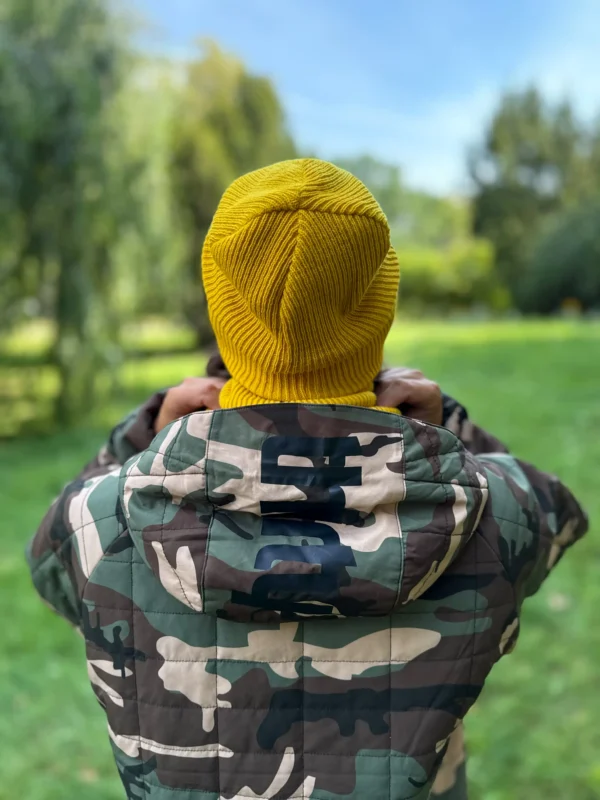 Męska czapka męska slouchy logo kolorowe "Miodowa"
