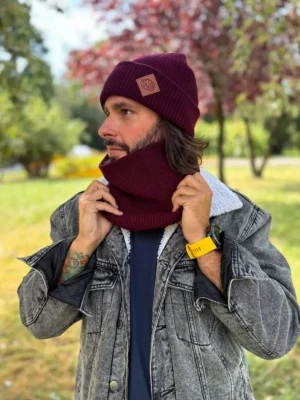 Męska czapka beanie logo ekoskórka "Bordo"