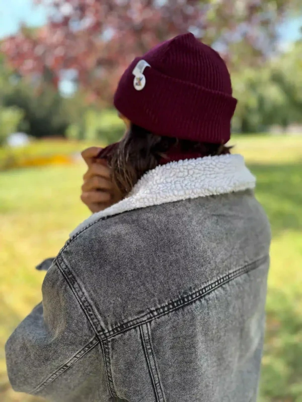 Męska czapka wywijana logo kolorowe "Bordo"