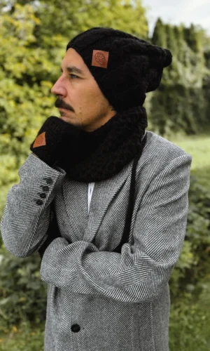 czapka męską merino z pomponem