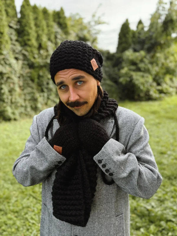 Męska czapka MERINO Neverland "Czarny" + podszewka JEDWAB