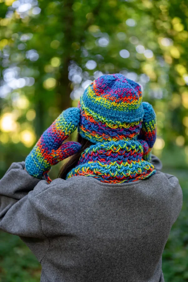 Czapka MERINO 50% ,,Tęcza błękit" HOPE