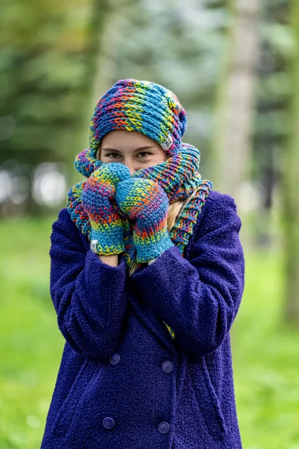 Czapka MERINO 50% nieugniatająca włosów "Tęcza Błękit" THIS IS IT