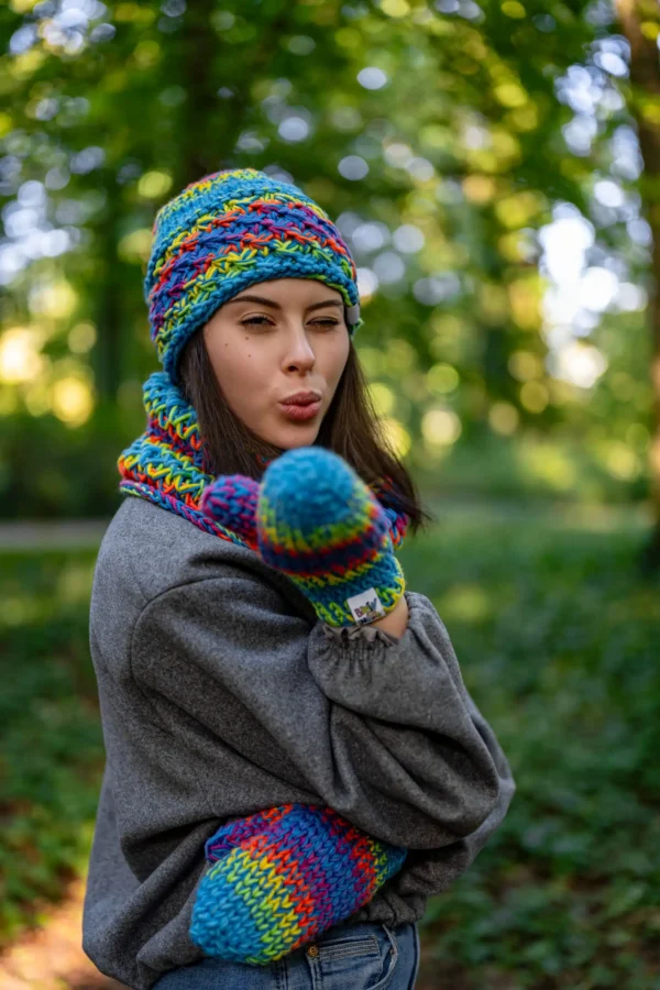 Czapka MERINO 50% ,,Tęcza błękit" HOPE