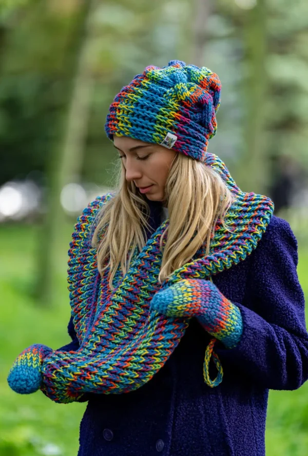 Czapka MERINO 50% nieugniatająca włosów "Tęcza Błękit" THIS IS IT