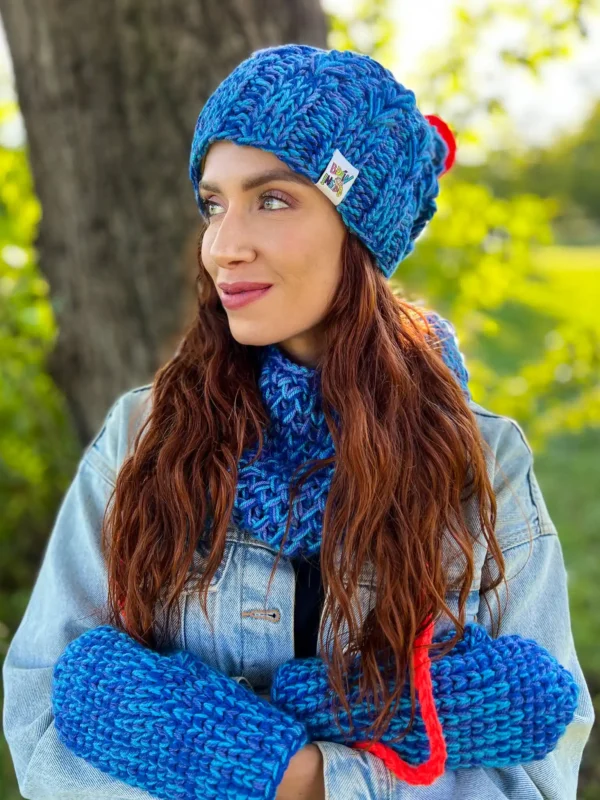 Czapka MERINO 66% ,,Niebieskości" SMILE