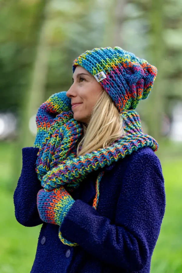 Czapka MERINO 50% nieugniatająca włosów "Tęcza Błękit" THIS IS IT