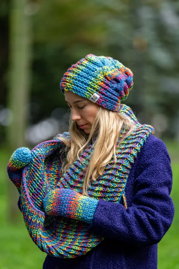 Czapka MERINO 50% nieugniatająca włosów "Tęcza Błękit" THIS IS IT