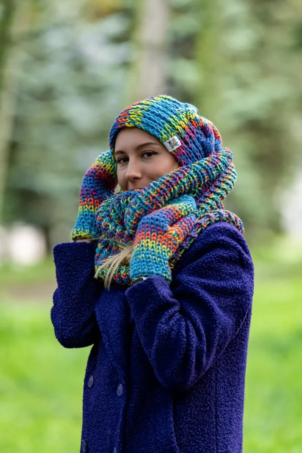 Czapka MERINO 50% nieugniatająca włosów "Tęcza Błękit" THIS IS IT