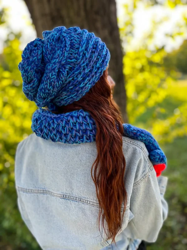 Czapka MERINO 66% nieugniatająca włosów ,,Niebieskości" THIS IS IT