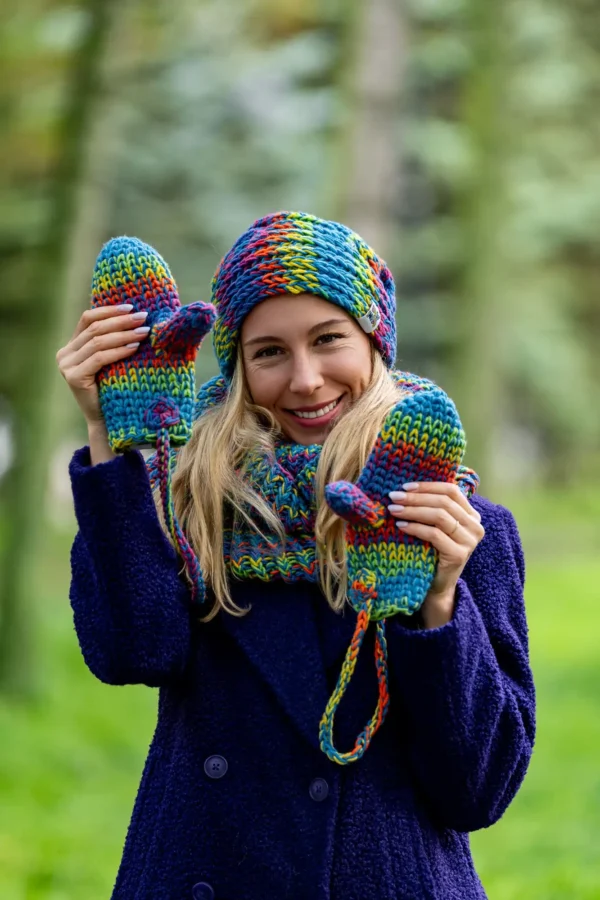 Czapka MERINO 50% nieugniatająca włosów "Tęcza Błękit" THIS IS IT