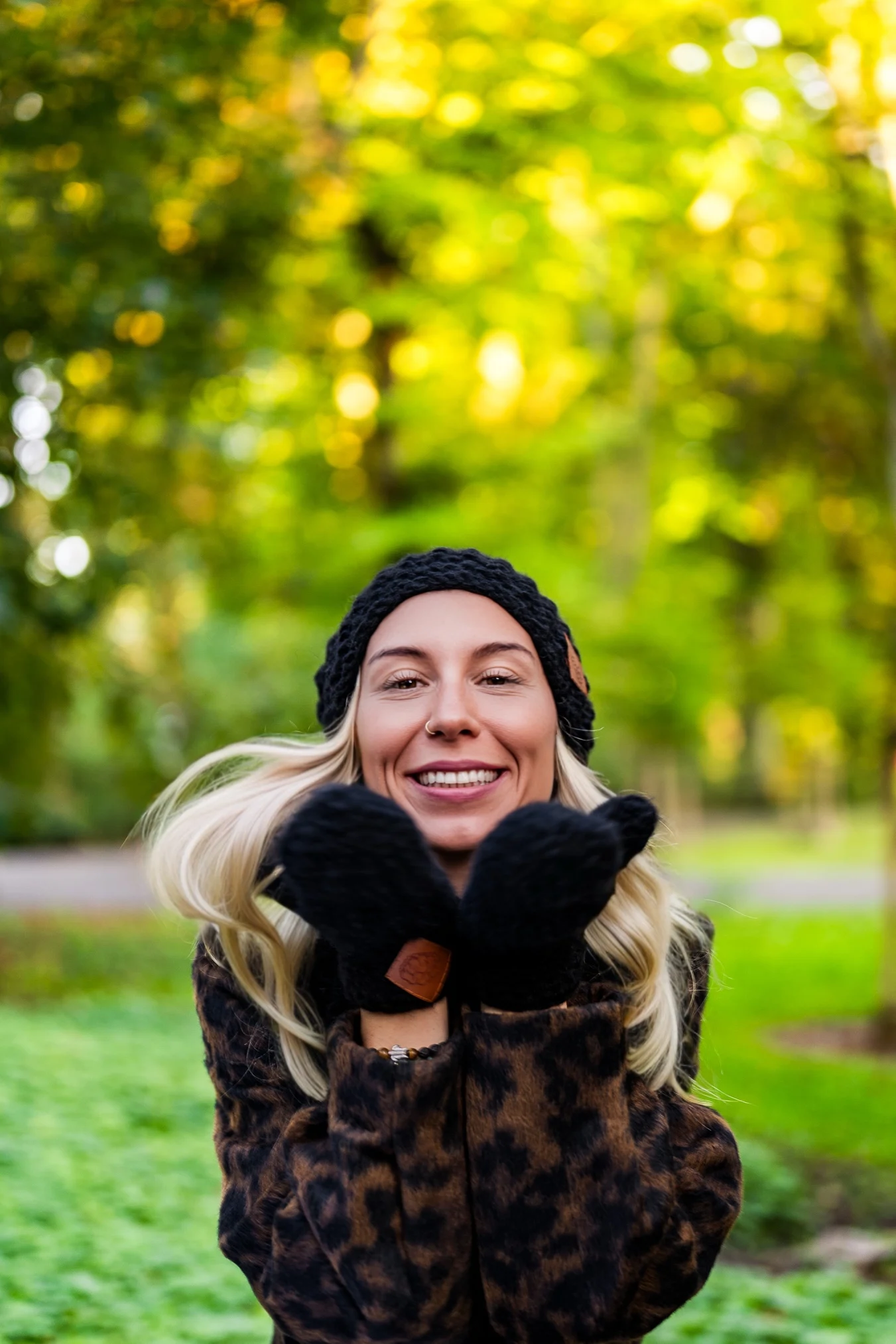 Jaki kolor czapki do blond włosów – tworzenie harmonijnego looku