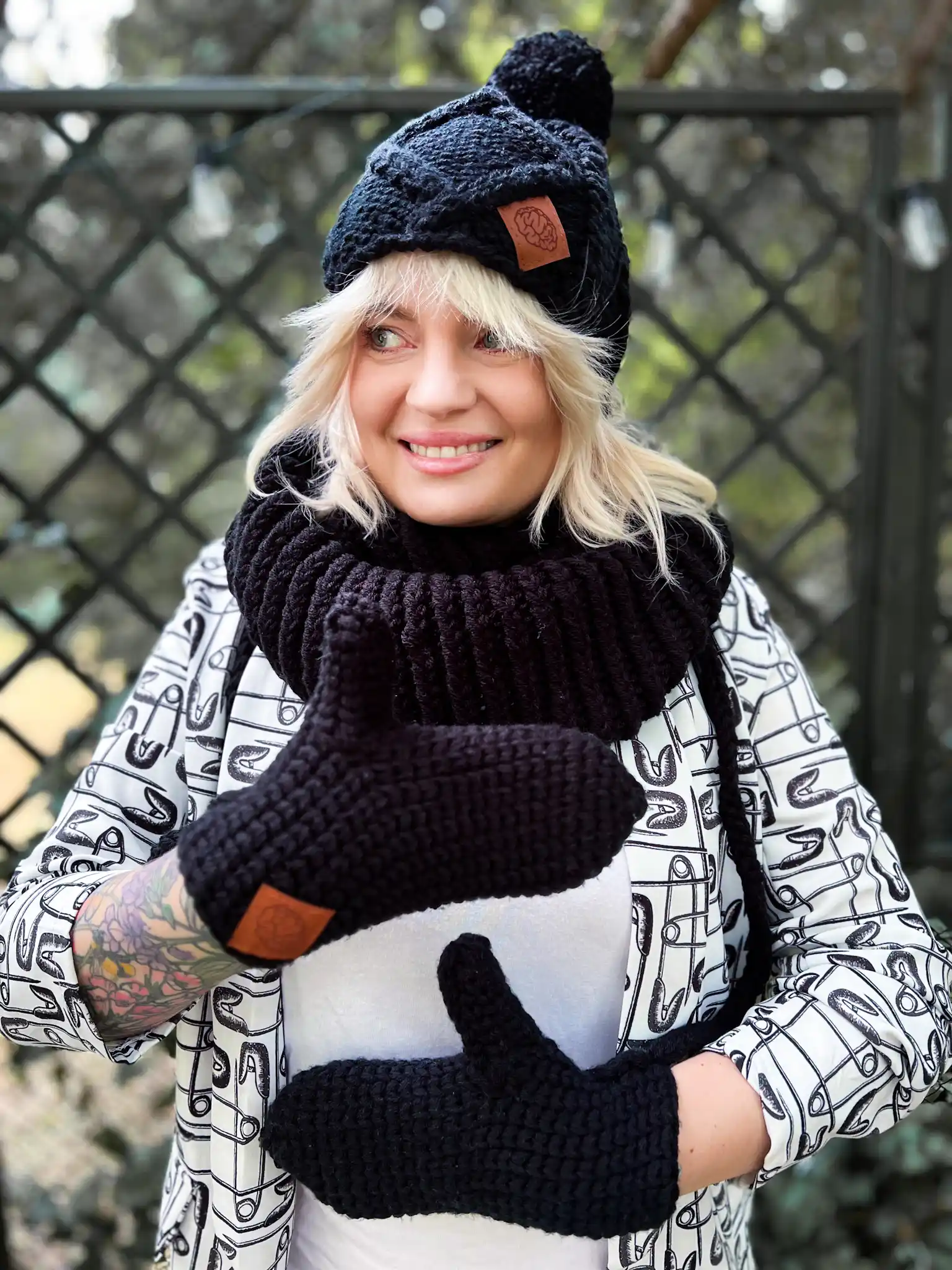 Rękawiczki handmade ze sznureczkiem ,,Czarny" 12 Alpakowe mitenki zimowe