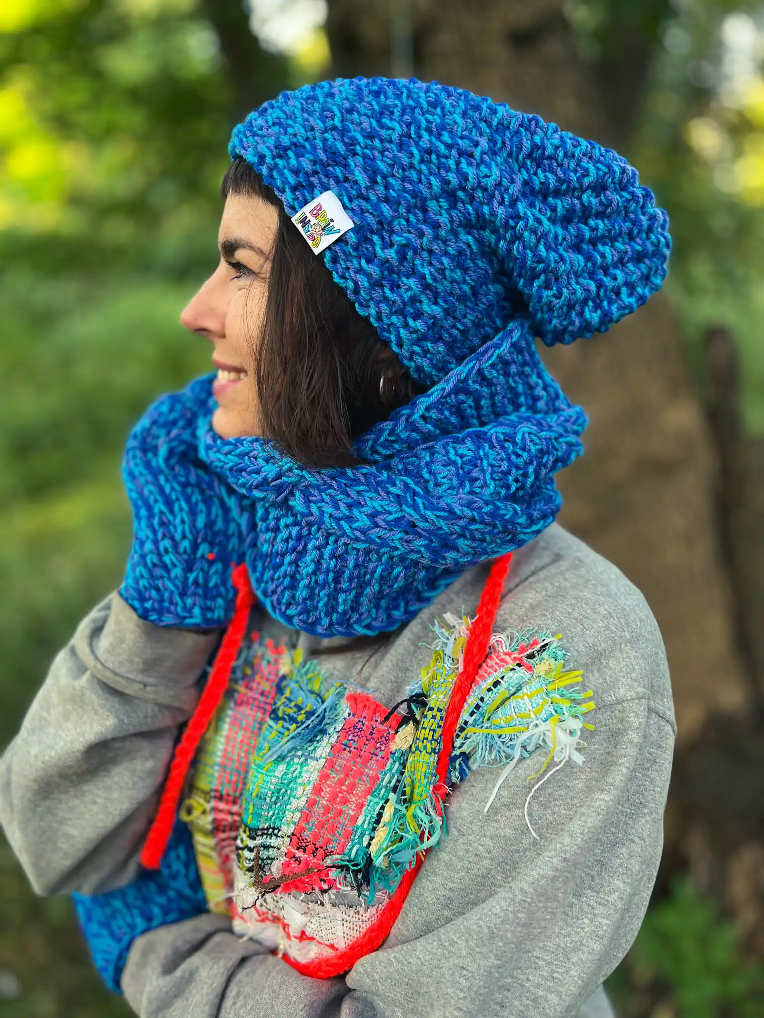 Luźna czapka MERINO 100% "Niebieskości" NEVERLAND + podszewka BAWEŁNA 88 Ciepla niebieska czapka slouchy wykonana recznie z dbaloscia o detale idealna na zimowe spacery