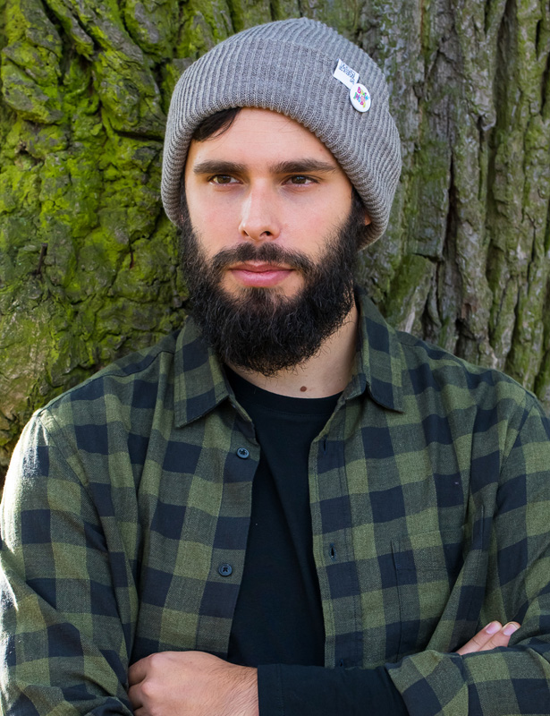 Męska czapka slouchy logo kolorowe "Ciemny beż" 41 GLOWNE bezowa beanie meska wywijana brain inside