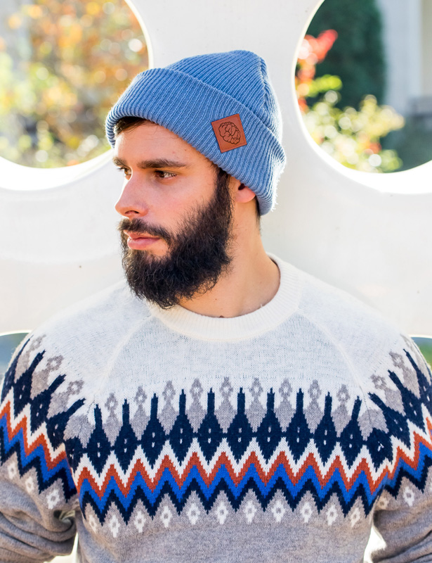 Męska czapka beanie logo ekoskórka "Brudny niebieski" 18 GLOWNE czapka beanie niebieska brain inside meska