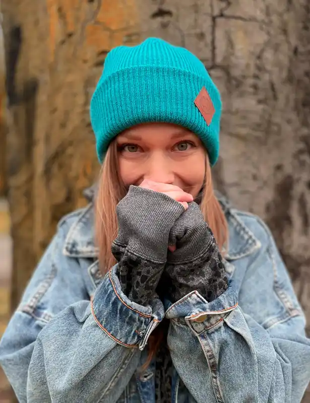 Czapka beanie logo ekoskórka "Turkus" 29 GŁOWNE peacock blue czapka beanie turkus morska Brain Inside