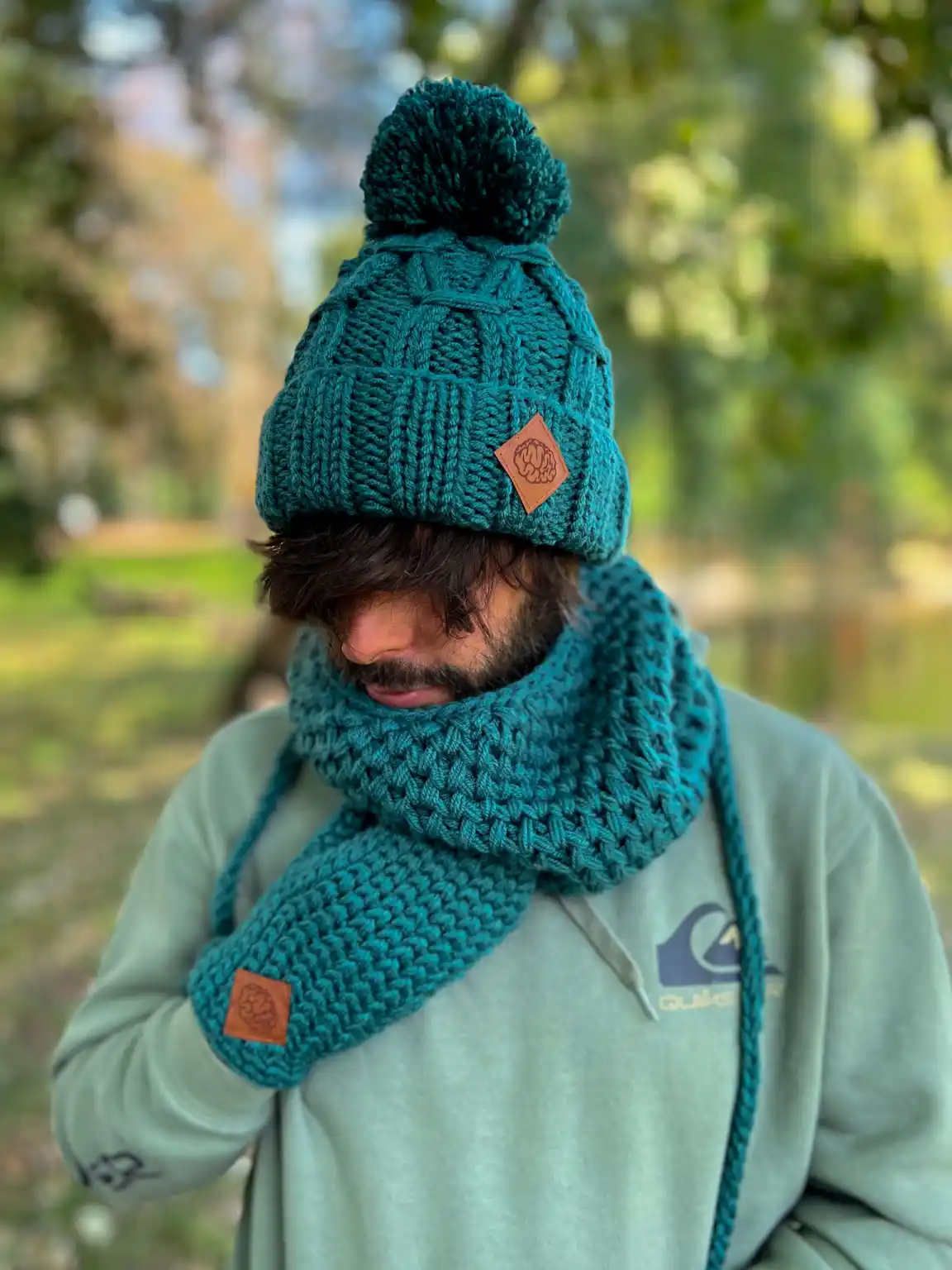 Męska czapka z dużym pomponem EUFORIA ,,Leśny zielony" 69 GLOWNE Ciepla czapka handmade z duzym pomponem dla mezczyzny