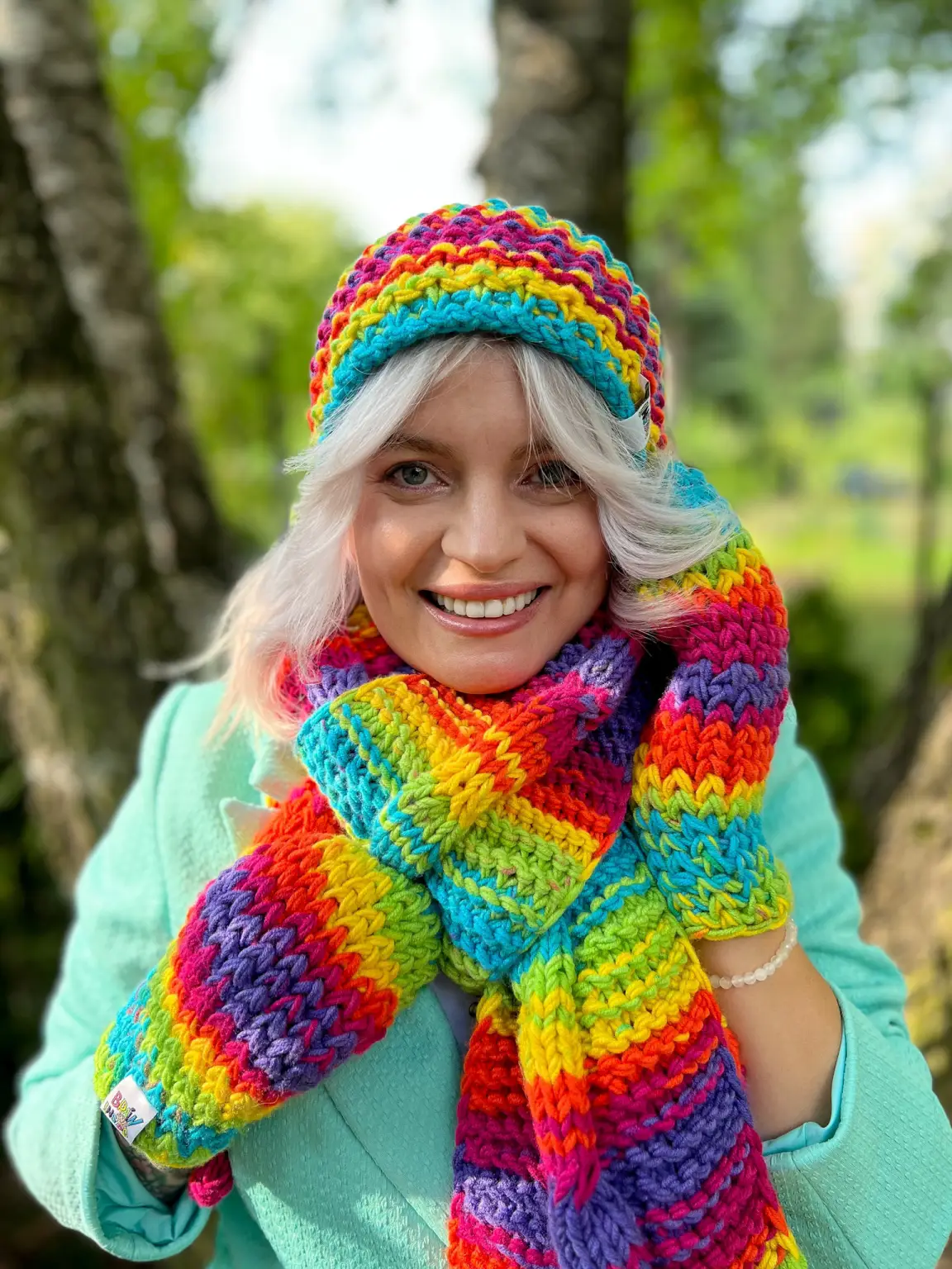 Kolorowa czapka bez pompona NEVERLAND ,,Tęcza" 62 Kolorowa szydelkowa czapka – miekka i przytulna