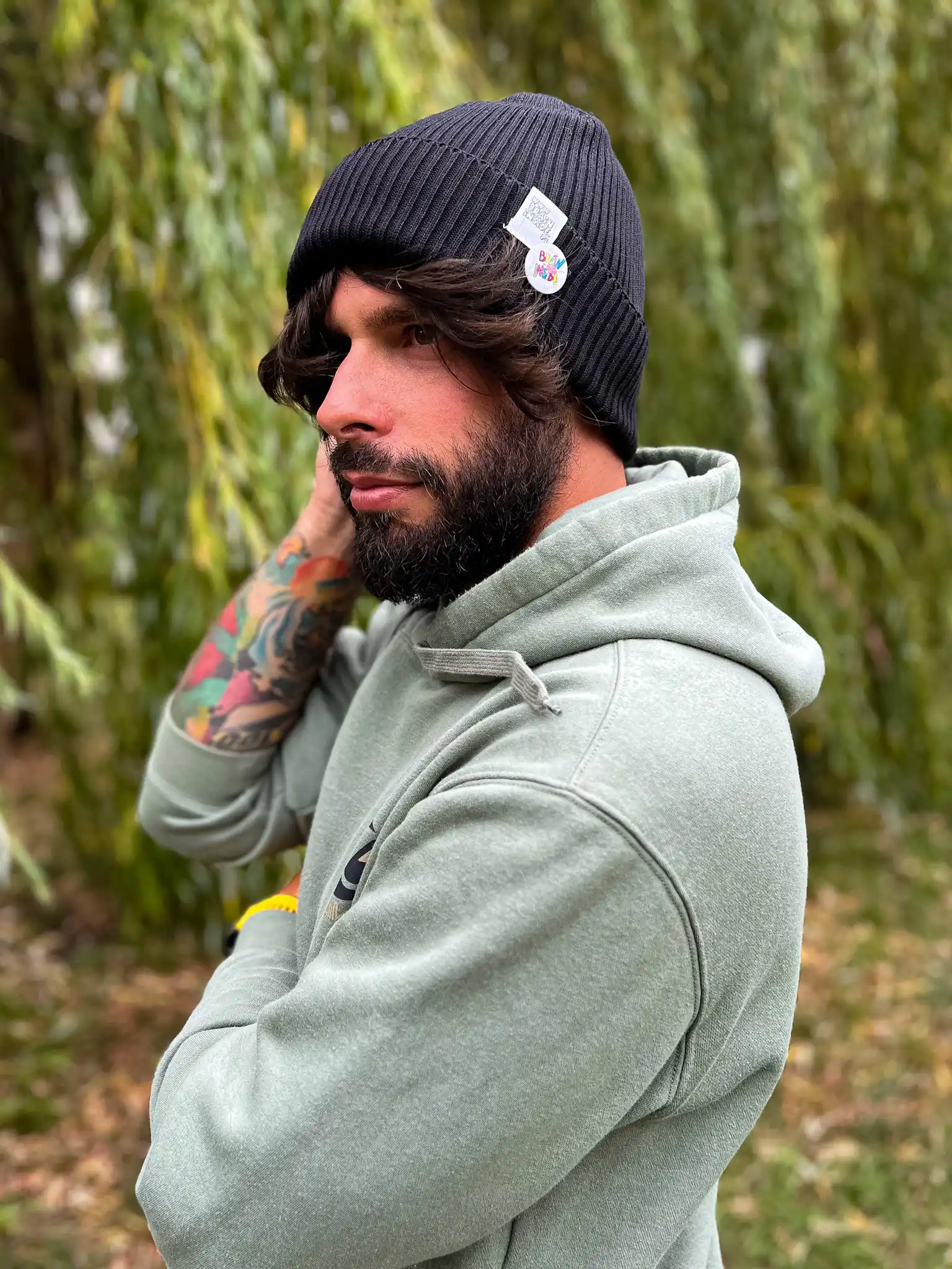 Męska czapka beanie z bawełny logo kolorowe "Czarna" 157 Meska bawelniana beanie – prostota i styl