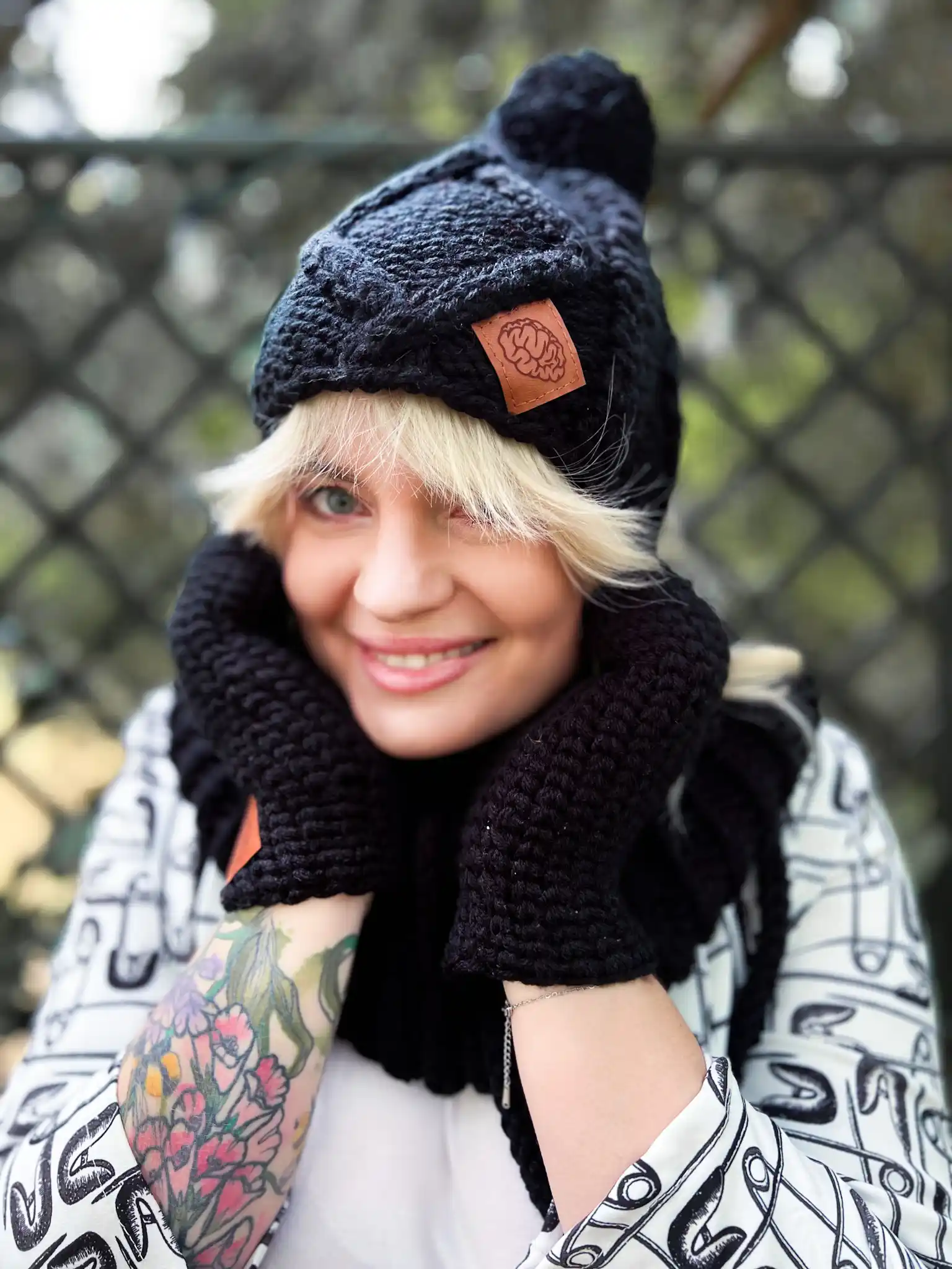Rękawiczki handmade ze sznureczkiem ,,Czarny" 15 Mitenki z alpakowej welny