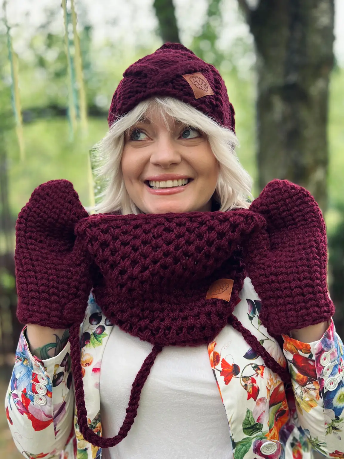 Stylowa czapka z pomponem HERO "Bordo" 167 Polarowa Bordowa Czapka