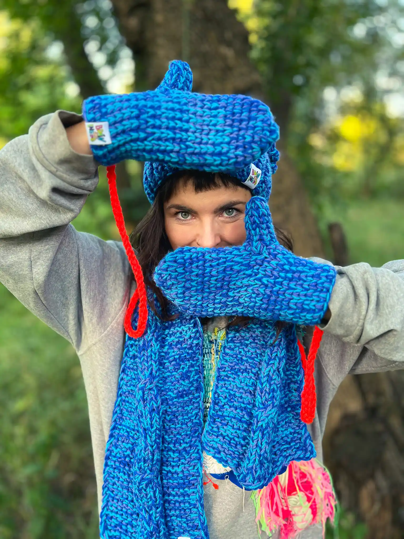 Rękawiczki handmade ze sznureczkiem ,,Niebieskości" 148 Rękawiczki na szydełku