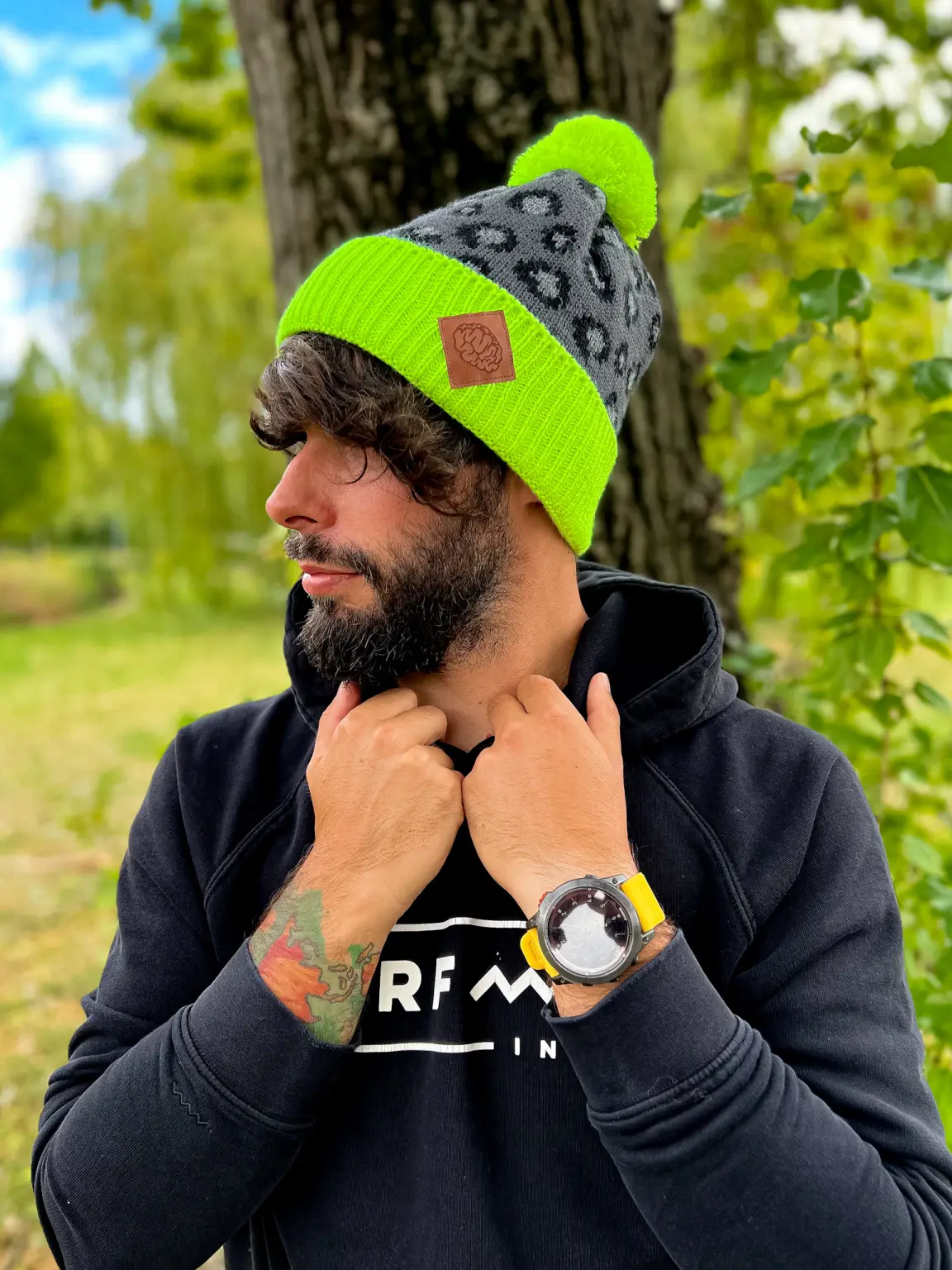 Męska czapka w panterkę "Neonowa" 3 Stylowa czapka na stok