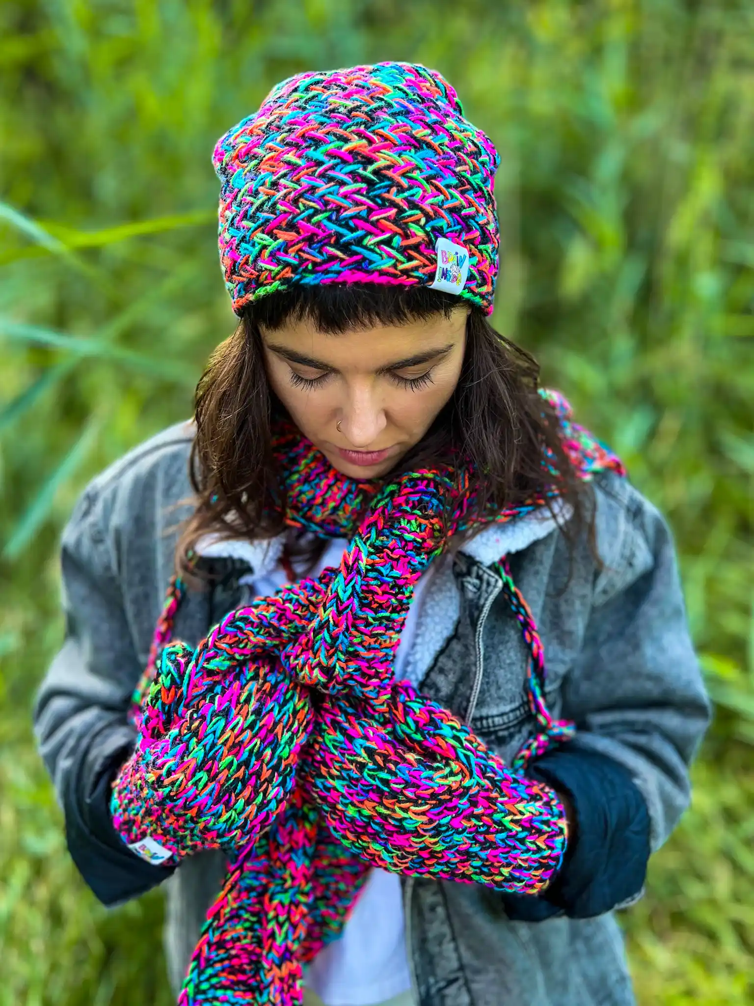 Czapka bez polaru EXPLORER ,,Czarne kolorki" 96 Stylowa czapka slouchy – wykonana z miękkiej wełny
