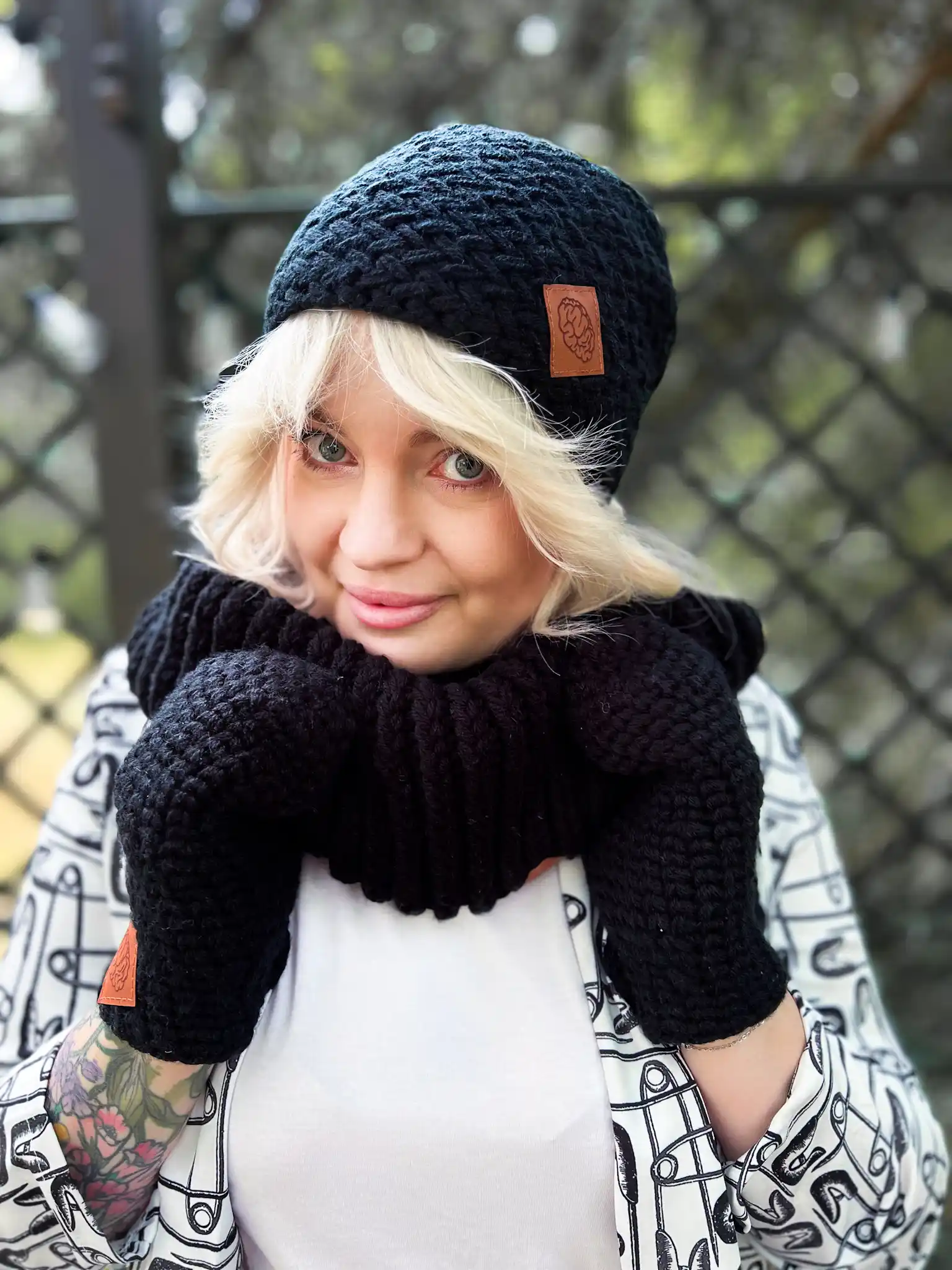 Rękawiczki handmade ze sznureczkiem ,,Czarny" 14 Wełniane mitenki z alpaki