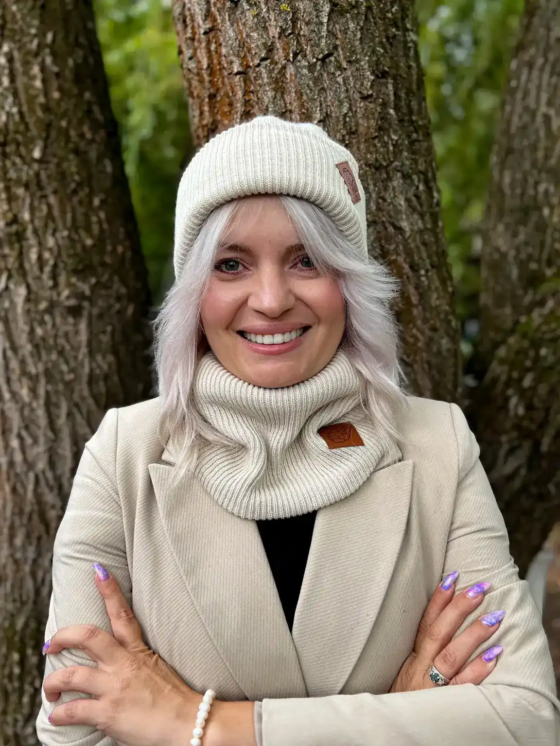 Czapka beanie logo ekoskórka "Jasny beż" 66 Wielofunkcyjny buff na zimę (2)
