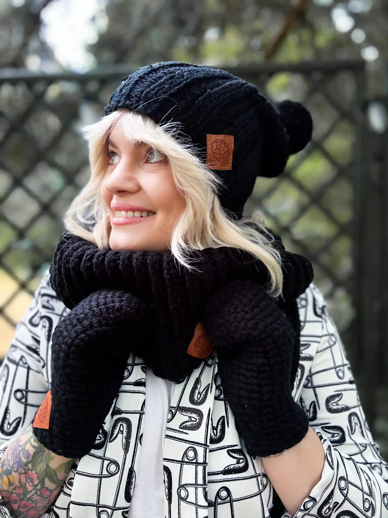 Rękawiczki handmade ze sznureczkiem ,,Czarny" 13 Zimowe mitenki alpaka