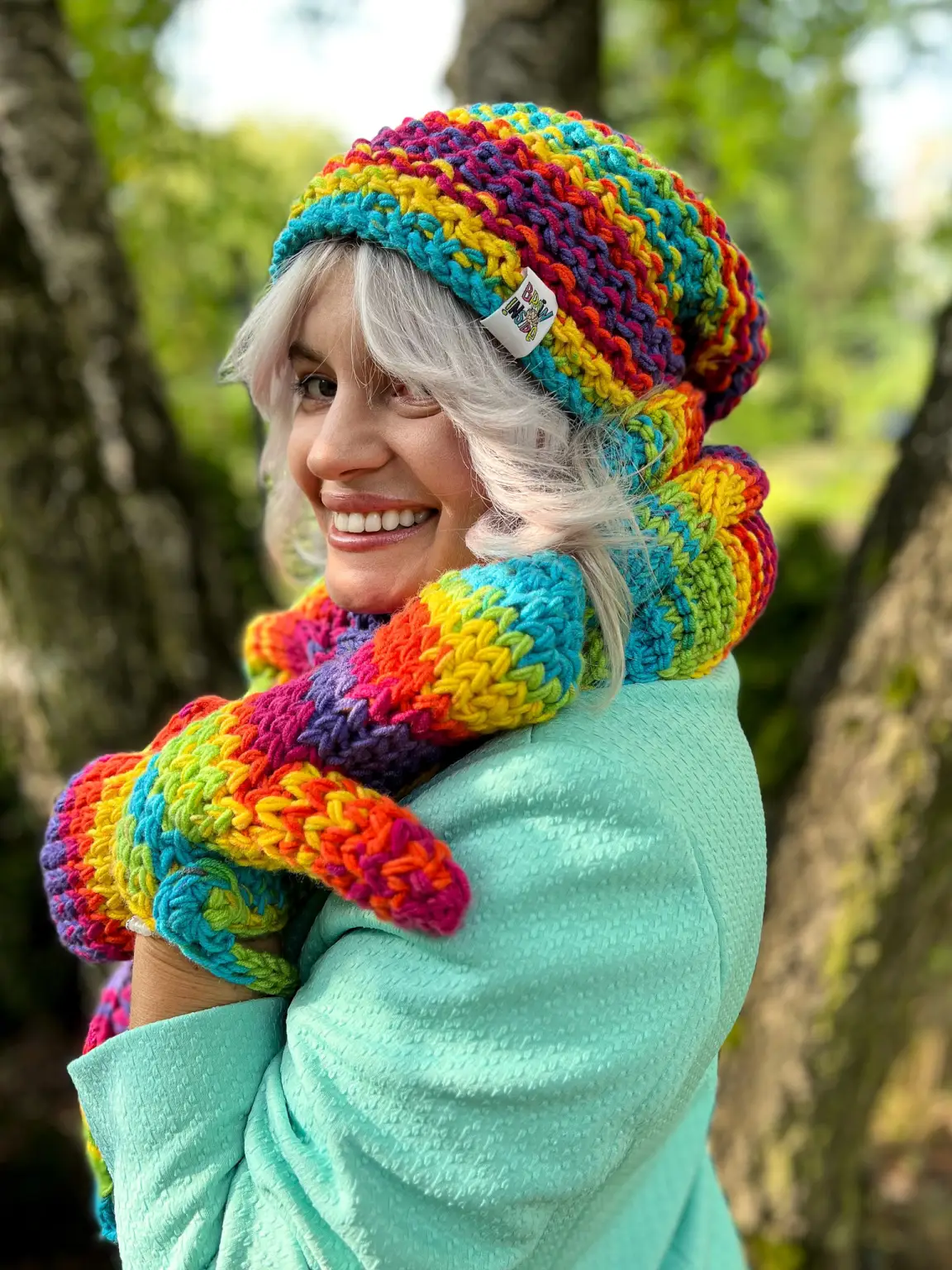Kolorowa czapka bez pompona NEVERLAND ,,Tęcza" 59 Zimowy must have teczowa czapka z polarem