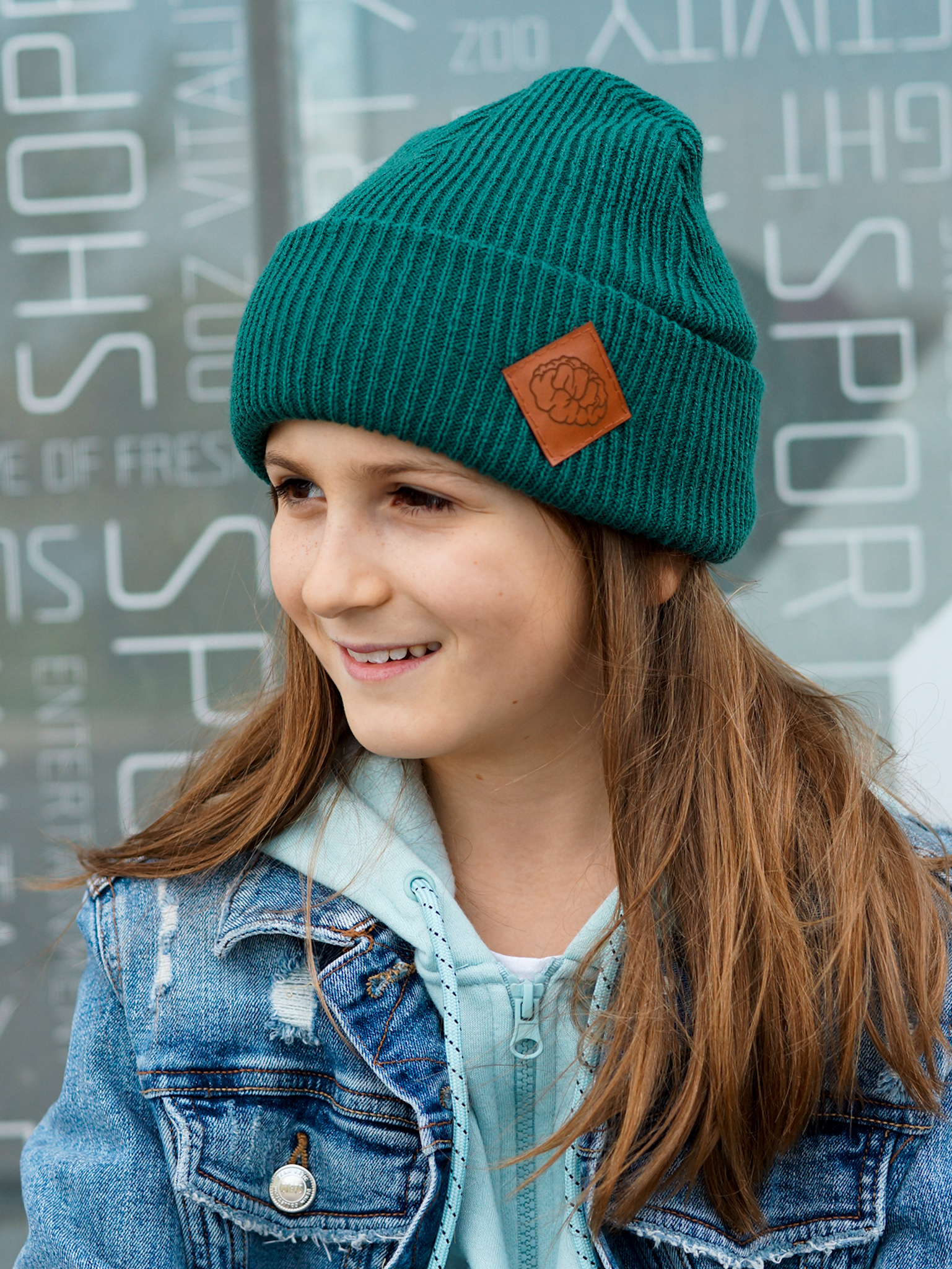Modna czapka dla dziecka logo ekoskórka "Zielony" 82 beanie kids Brain Inside green