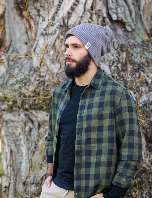 Męska czapka slouchy logo kolorowe "Ciemny beż" 39 bezowa czapka beanie brain inside
