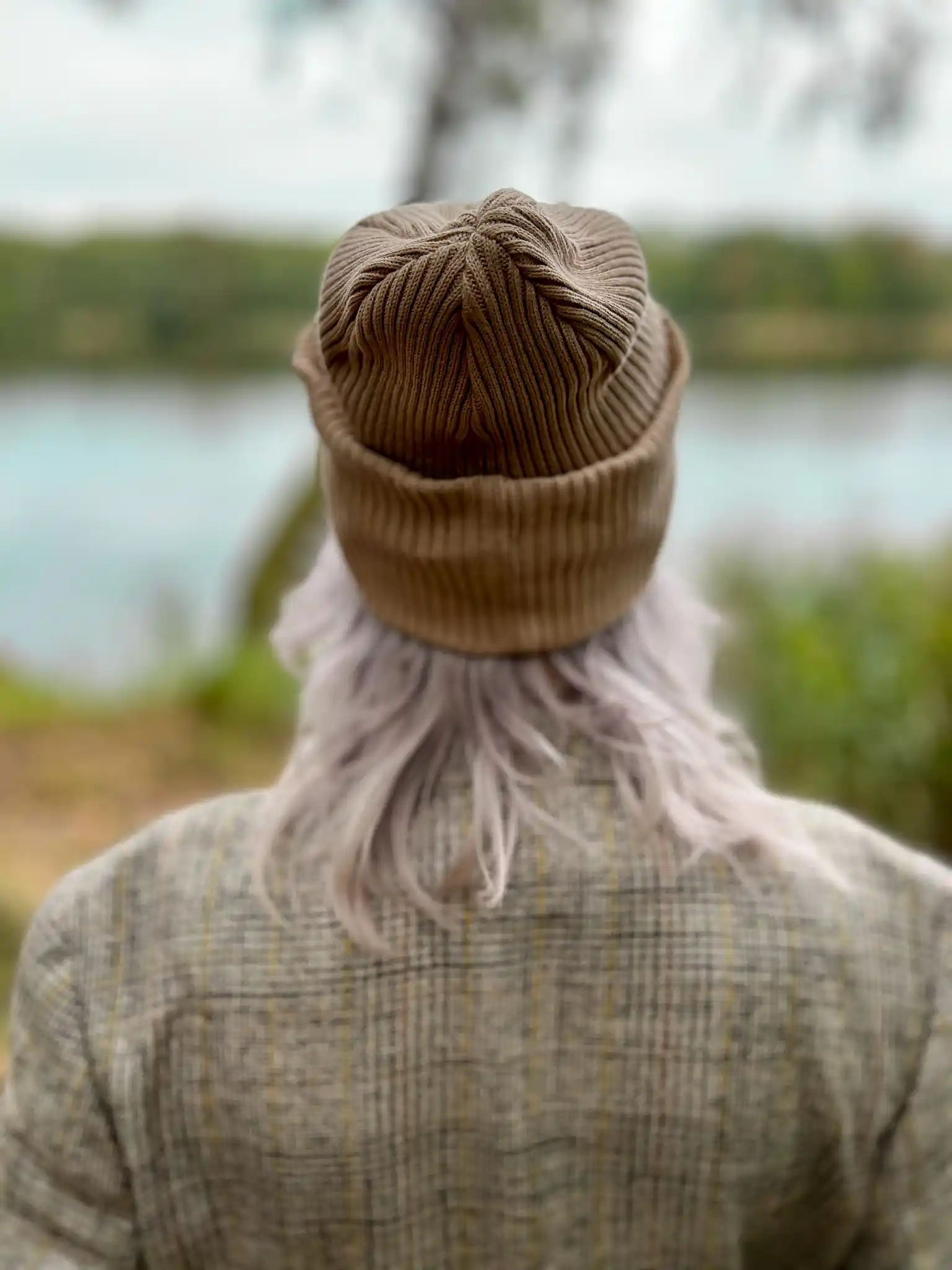 Luźna czapka z bawełny logo kolorowe "Beżowa" 172 bezowa czapka slouchy na wiosne