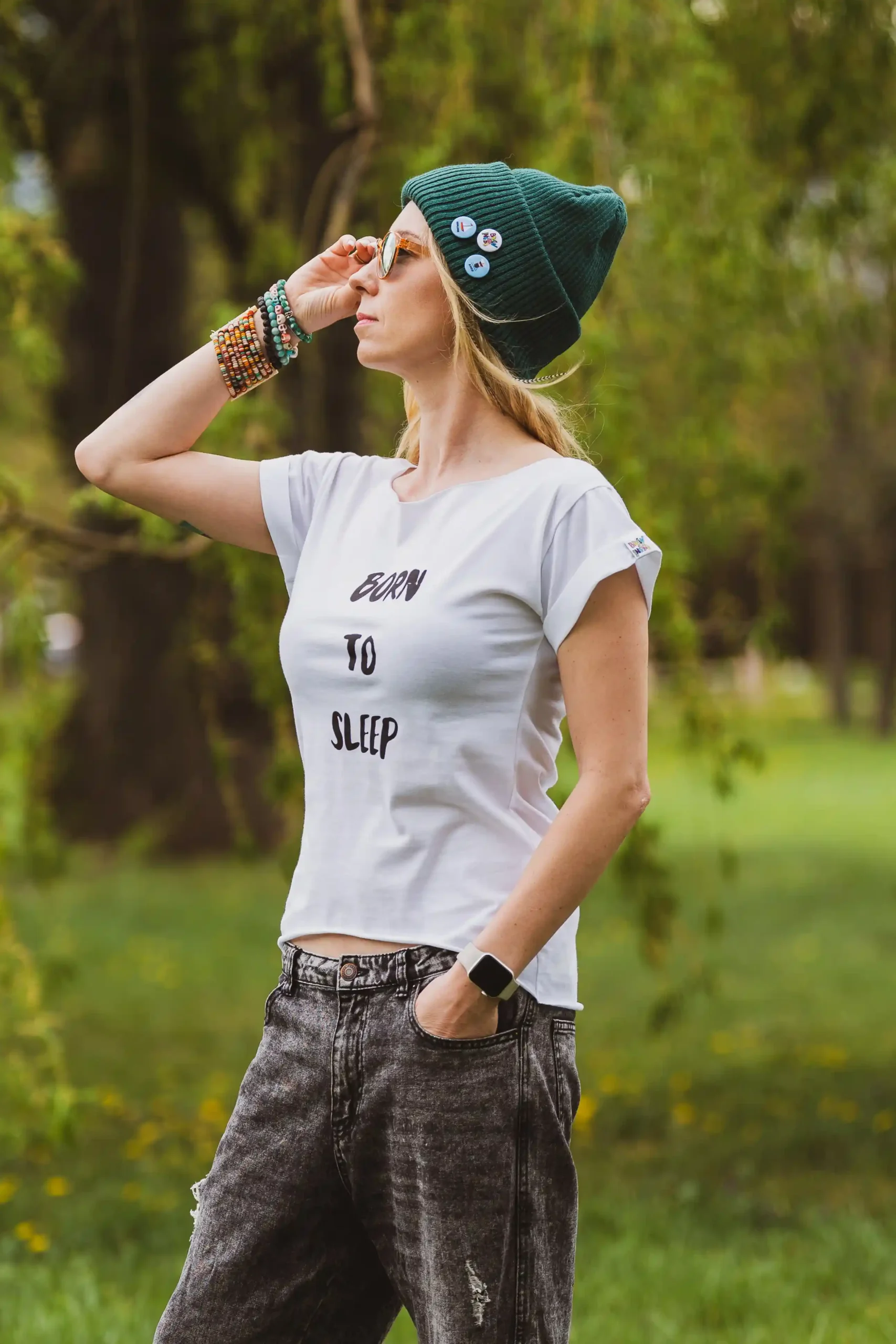 Biała koszulka z napisem Born to Sleep 51 biala bawelniana tee scaled 1
