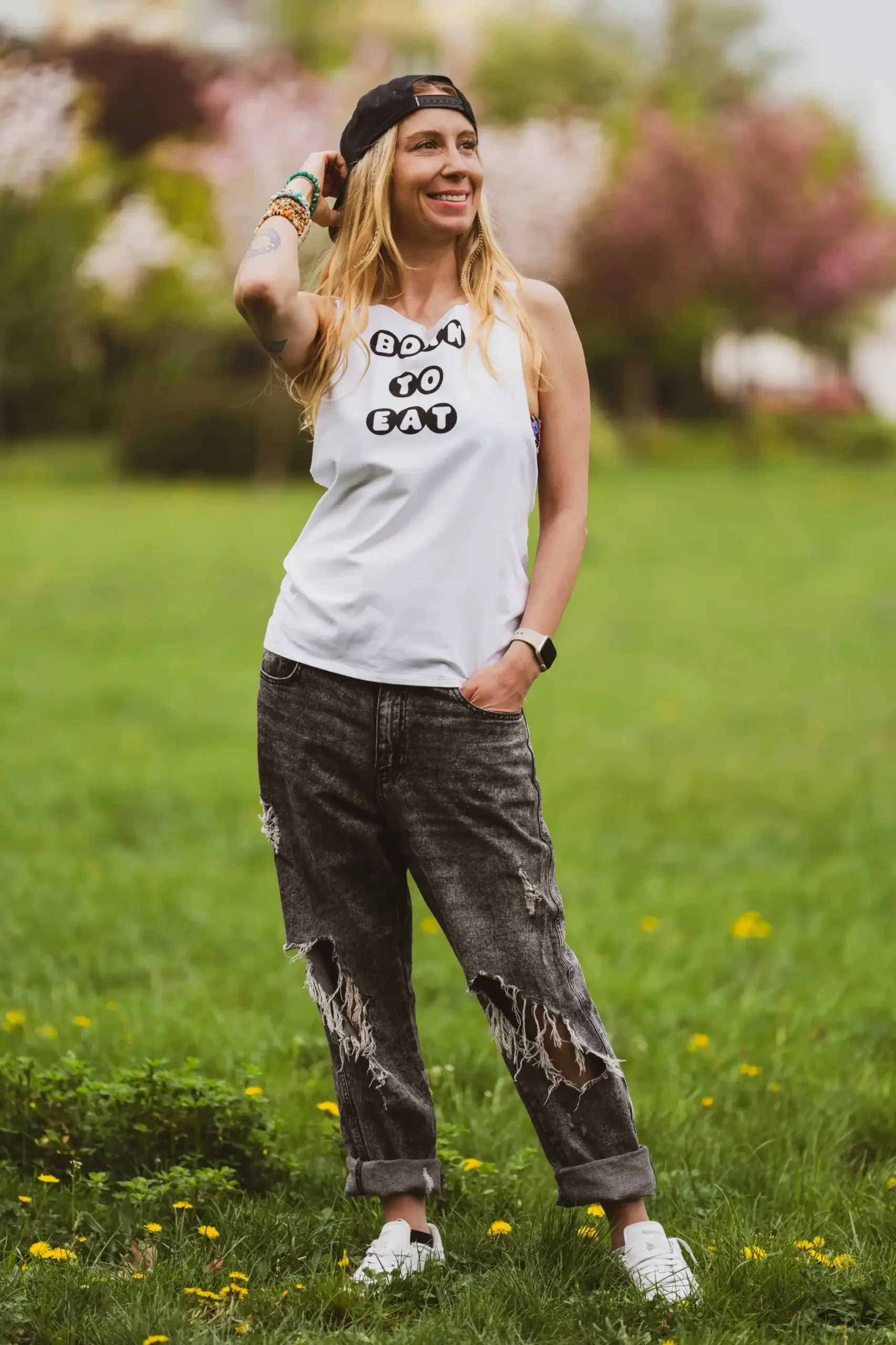 Tank top bawełniany z napisem Born to eat 5 born to eat bialy tank top scaled 1