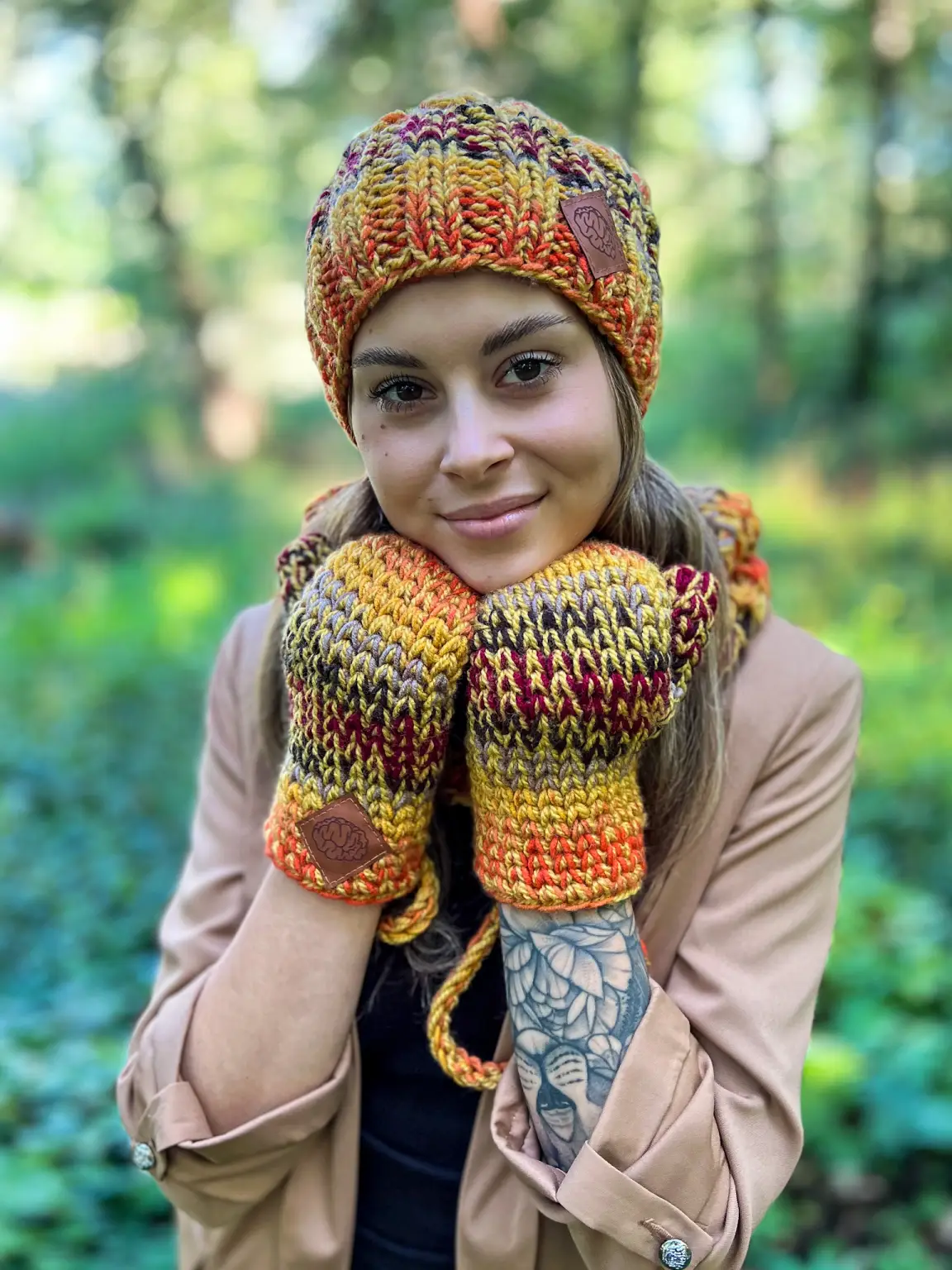Modna czapka ENDORFINA "Jasna jesień" 145 ciepla czapka handmade w kolorach jesieni