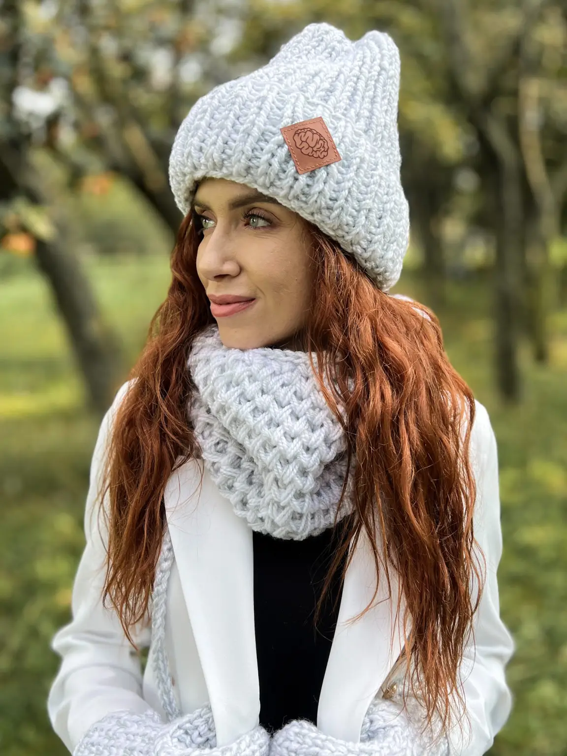Czapka z wywinięciem LUCKY ,,Wybielony szary" 168 ciepla zimowa czapka z wywinieciem