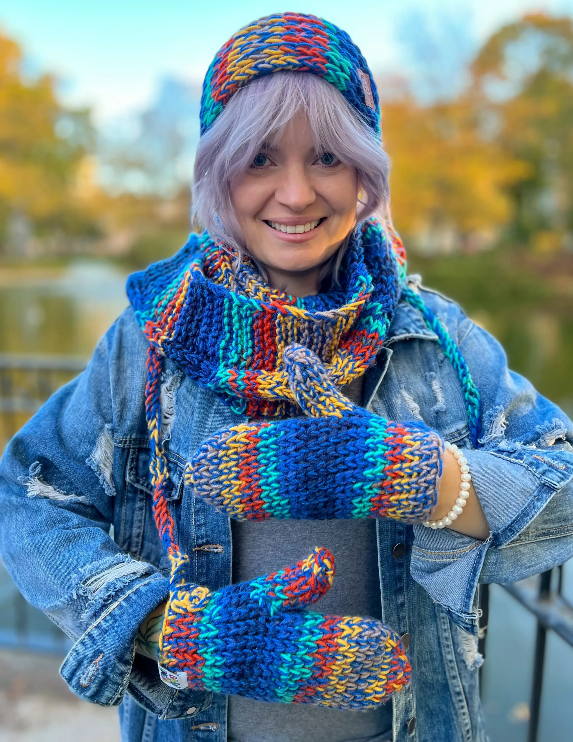 Rękawiczki handmade ze sznureczkiem ,,Górski potok" 112 cieple rekawiczki handmade jednopalczaste